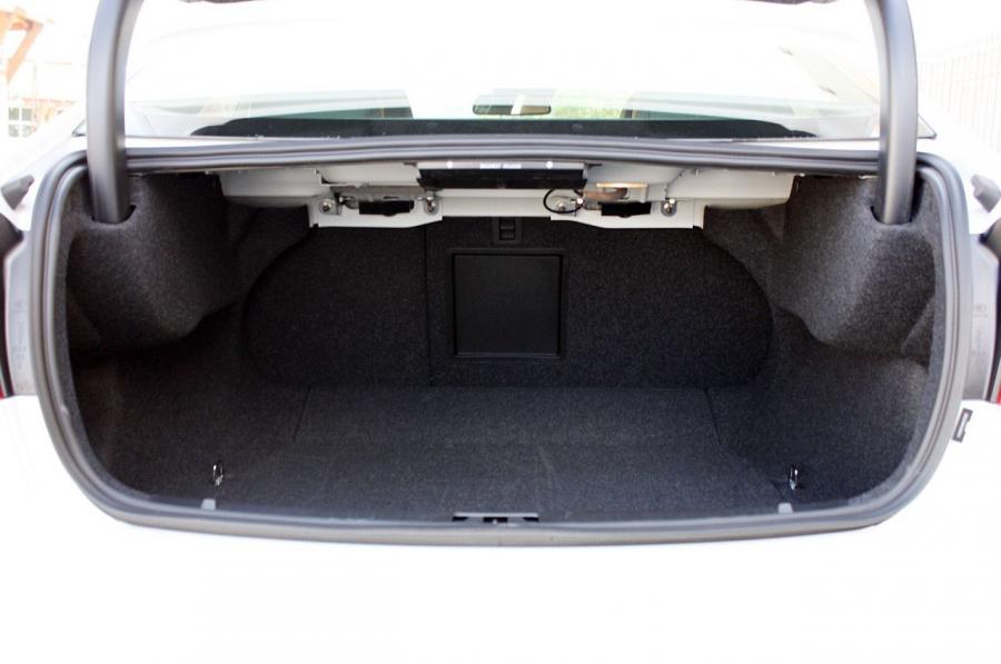  Volvo S60 T5 AWD 2013 года  (фото 7 из 40)